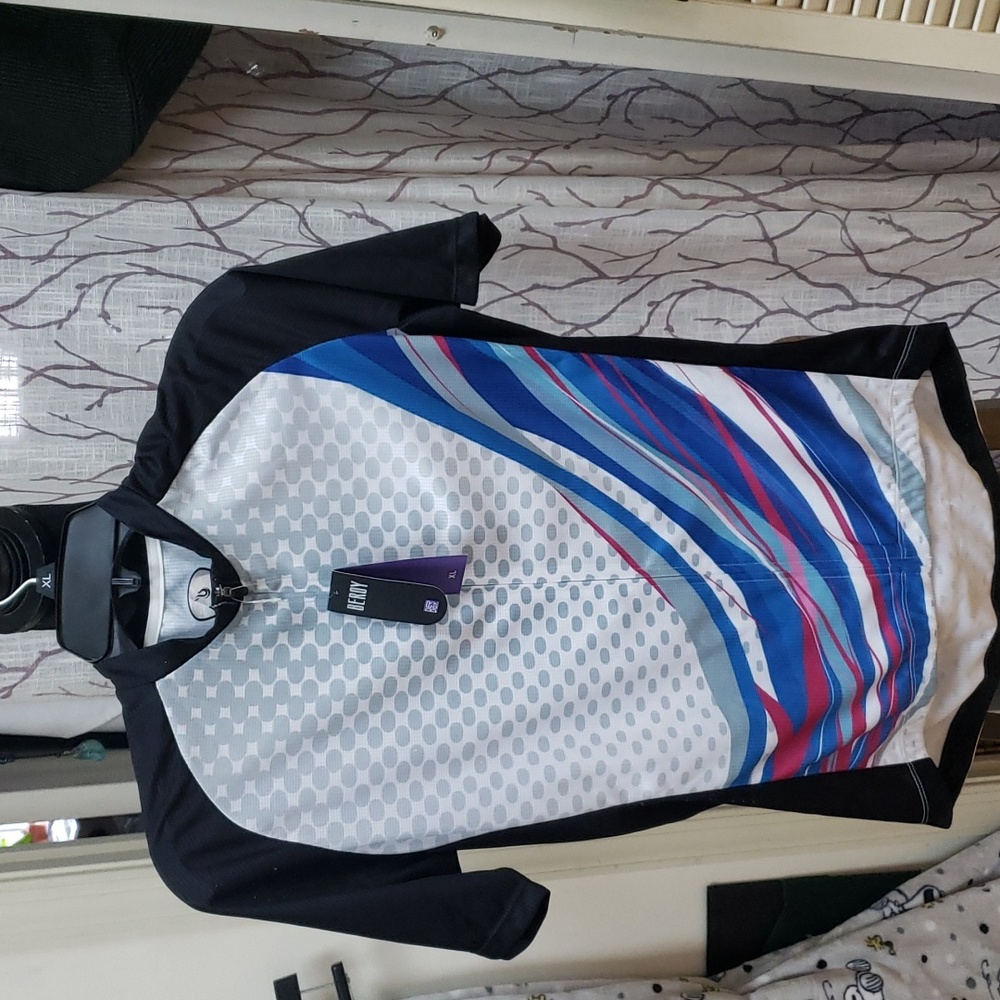 Beroy XL CYCLE shirt